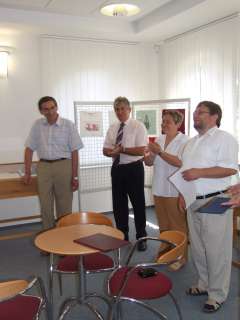 2007.06.26. Kiállítás megnyitó - Az oktatás rekvizitumai a város mai és korábbi intézményeiből 18.JPG 2007.06.26. Kiállítás megnyitó - Az oktatás rekvizitumai a város mai és korábbi intézményeiből 18.JPG