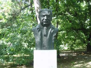 Kecskemét, Katona J. park. Fényes Adolf.jpg Kecskemét, Katona J. park. Fényes Adolf.jpg