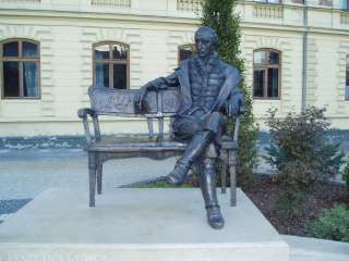 Keszthely, Fő tér: Festetics György szobra.jpg Keszthely, Fő tér: Festetics György szobra.jpg