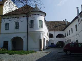 Pápa, Fő tér 23.jpg Pápa, Fő tér 23.jpg